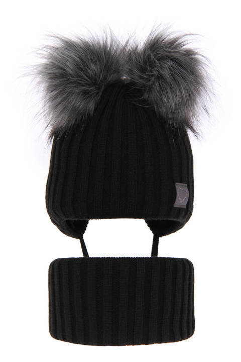 Зимний комплект для девочки: шапка с двумя помпонами и дымоход черного цвета Telisa